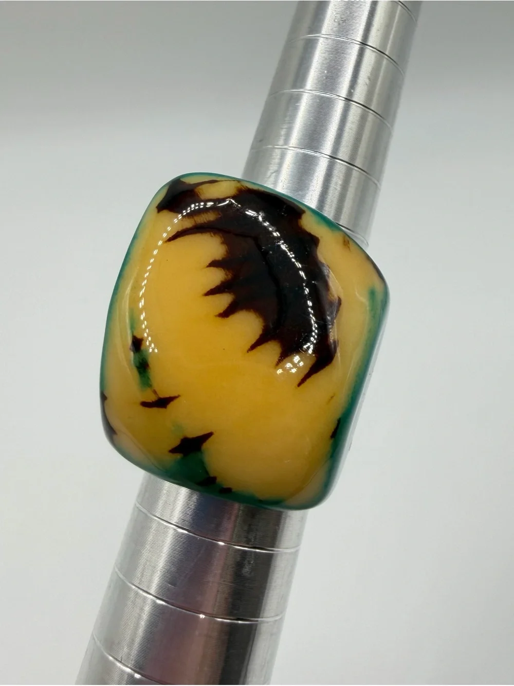 Vtg Chunky Ring Abstract Resin 6.5 Teal Yellow Black Flame Feather Marbled 1970s